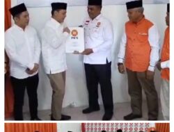 Ari Wibowo – Azwar Tanjung Menerima SK dari Partai PKS untuk Maju Sebagai Bacalon Bupati/Wakil Bupati Labuhanbatu Selatan