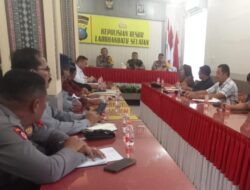 POLRES LABUSEL MEDIASI SENGKETA LAHAN PERKEBUNAN SAWIT ANTARA KELOMPOK TANI CINDUR PERMAI DAN POLA PIR CINDUR