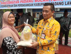 Pemkab Paluta Gelar Pasar Murah Ramadan, Warga Antusias Serbu Paket Sembako Bersubsidi