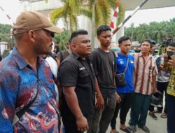PEMBERSI Geruduk Kantor Bupati Labusel, Tuntut Kepala Dispora dan Ketua KONI Dicopot